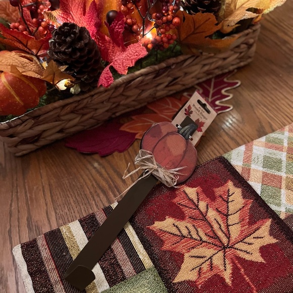 Harvest Pumpkin Metal Wreath
Hanger Fall Home Indoor Outdoor
Decoration - Picture 2 of 5